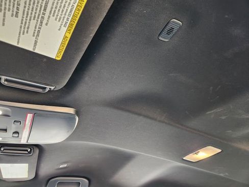 Used 2025 Toyota Camry SE w/ Convenience Package image 25