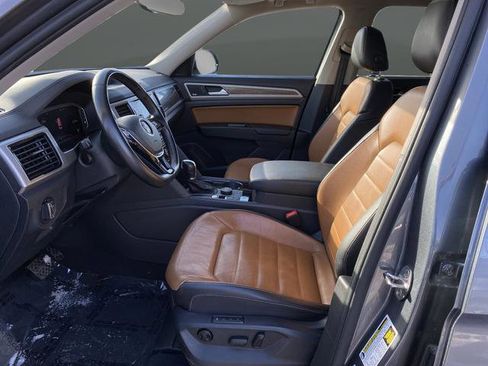 Used 2019 Volkswagen Atlas SEL Premium image 4