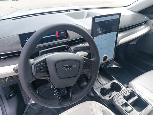 Certified 2025 Ford Mustang Mach-E Premium image 16