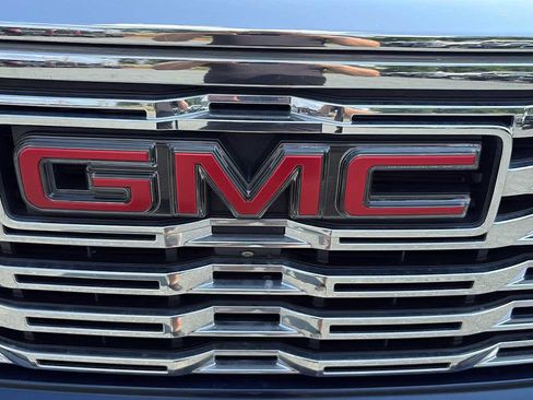 Used 2023 GMC Sierra 1500 Denali w/ Denali Reserve Package AWD/4WD image 10