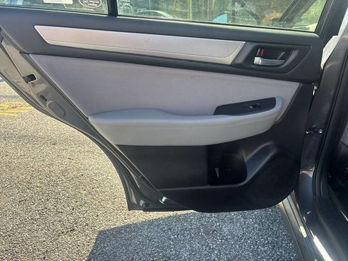 Used 2018 Subaru Outback 2.5i Premium image 20