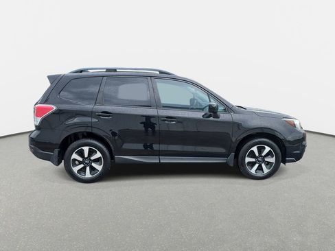 Used 2018 Subaru Forester 2.5i Premium w/ Protection Package #1 AWD/4WD image 4