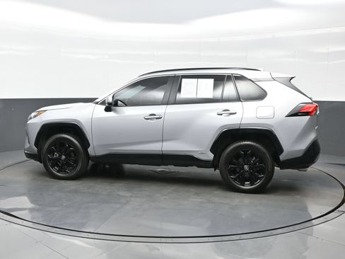 Used 2024 Toyota RAV4 SE AWD/4WD image 3