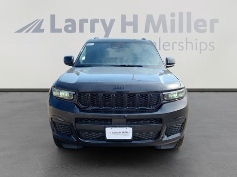 New 2025 Jeep Grand Cherokee L Altitude image 9