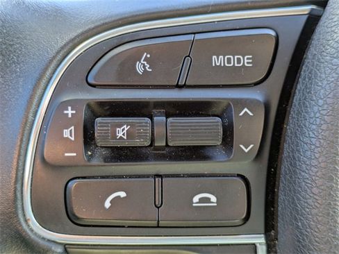 Used 2022 Kia Niro EX Premium image 25