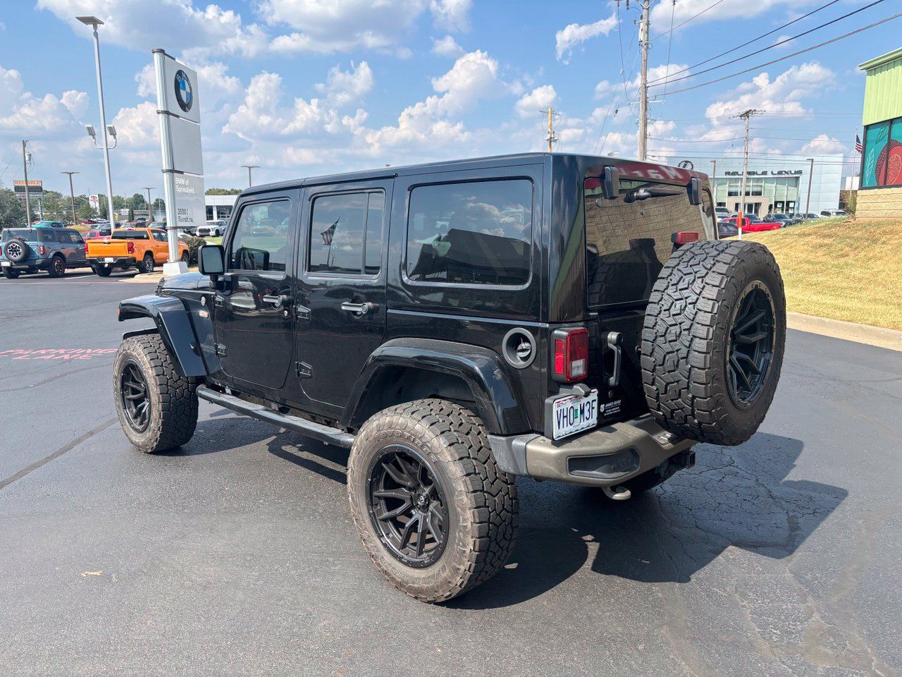Used 2017 Jeep Wrangler Unlimited Sahara AWD/4WD image 5