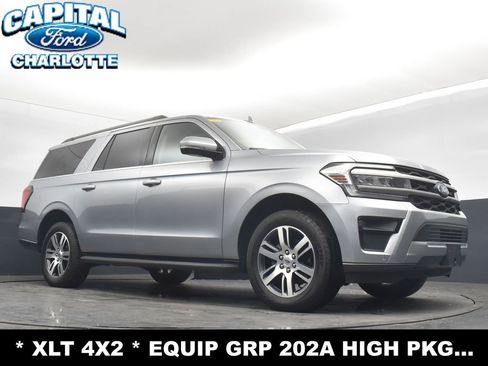 Used 2024 Ford Expedition Max XLT image 18