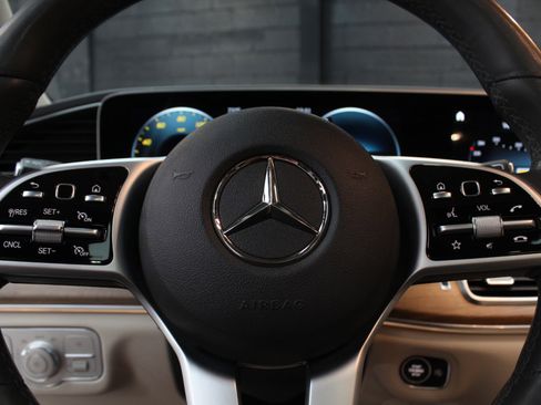 Used 2020 Mercedes-Benz GLS 450 4MATIC image 64
