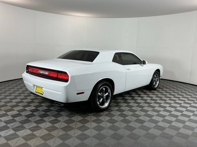 Used 2013 Dodge Challenger SXT RWD image 5