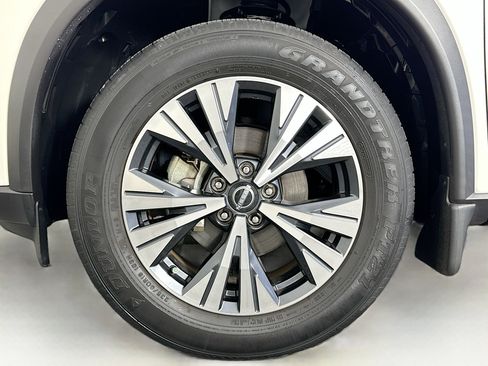 Used 2023 Nissan Rogue SV FWD image 11