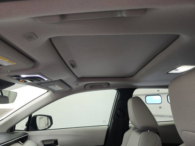 Used 2025 Toyota Corolla Cross LE w/ Moonroof Package FWD image 16