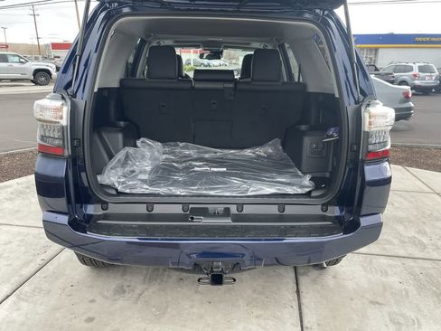 Used 2023 Toyota 4Runner SR5 Premium w/ Moonroof Package AWD/4WD image 6