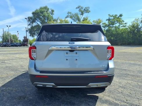 Used 2024 Ford Explorer XLT w/ Equipment Group 202A AWD/4WD image 6