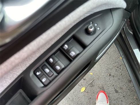 Used 2024 Jeep Compass Latitude w/ Convenience Group image 46