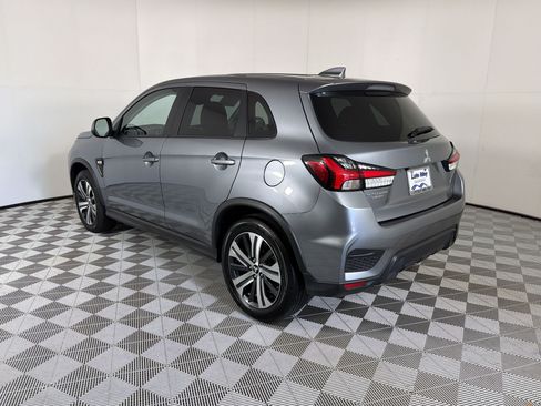 Used 2025 Mitsubishi Outlander Sport AWD image 3