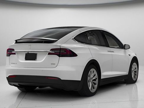 Used 2017 Tesla Model X 75D image 2