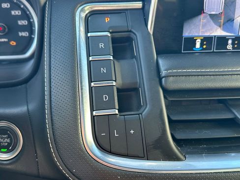 Used 2021 Chevrolet Suburban Premier w/ Premium Package image 32