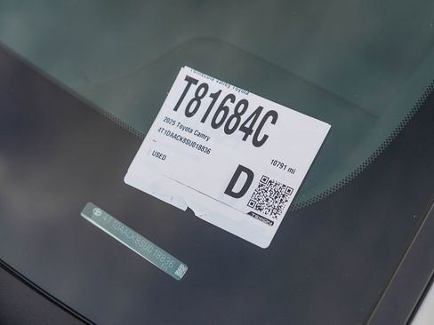 Certified 2025 Toyota Camry SE image 33