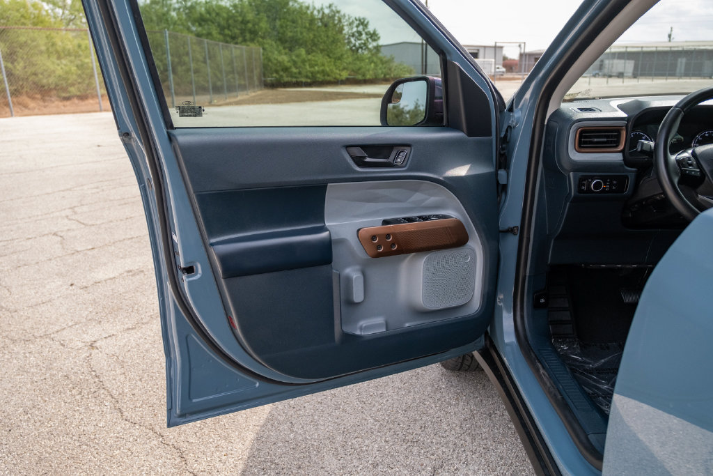 Certified 2023 Ford Maverick Lariat FWD image 11