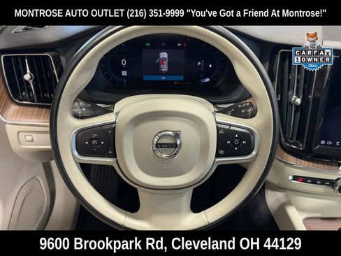 Used 2022 Volvo XC60 B5 Momentum image 17