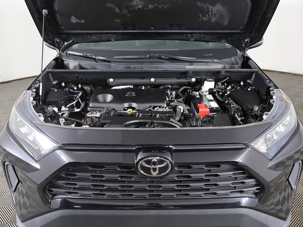 Used 2021 Toyota RAV4 LE w/ Carpet Mat Package (TMS) AWD/4WD image 17