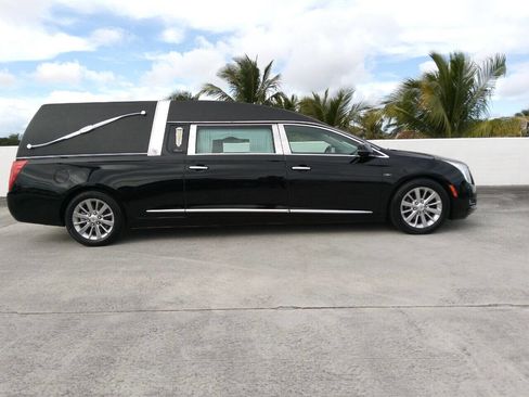 Used 2015 Cadillac XTS Hearse image 4