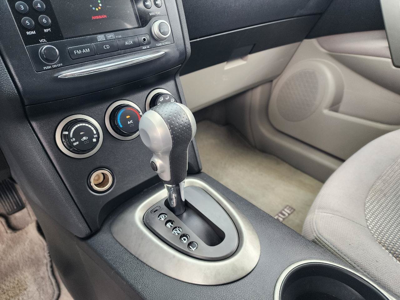 Used 2011 Nissan Rogue SV AWD/4WD image 19
