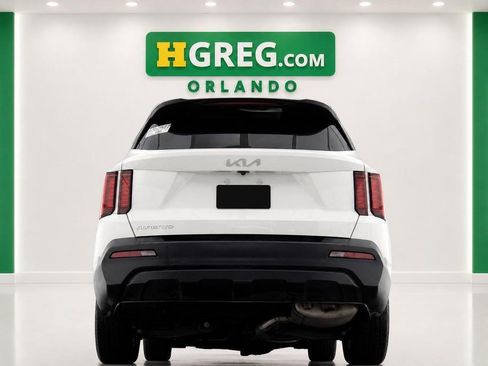 Used 2023 Kia Sorento LX FWD image 8