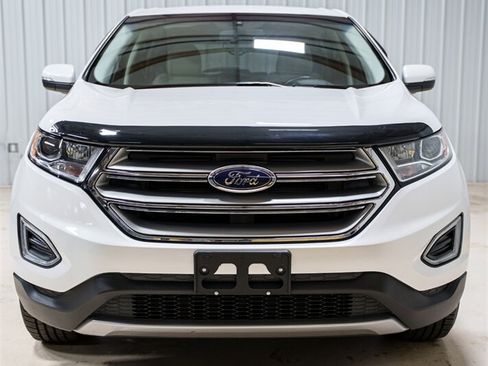Used 2018 Ford Edge Titanium w/ Technology Package AWD/4WD image 17