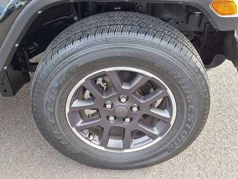 Used 2022 Jeep Gladiator Overland w/ Popular Equipment Package image 9