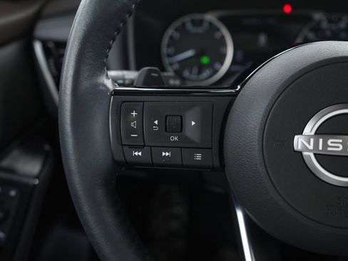 Used 2022 Nissan Rogue SV w/ SV Premium Package image 24