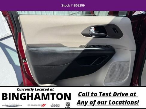 Used 2021 Chrysler Pacifica Touring-L w/ Premium & Safety Sphere Group image 10