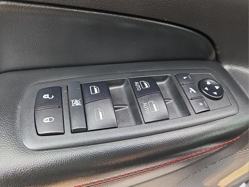 Used 2018 Jeep Grand Cherokee Trailhawk AWD/4WD image 15