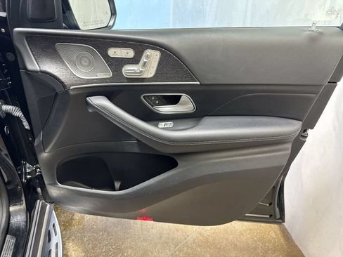 Used 2022 Mercedes-Benz GLS 450 4MATIC image 32