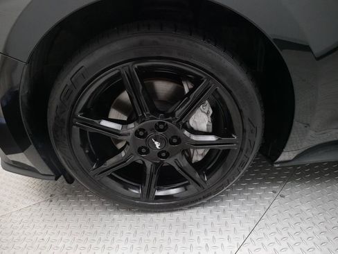 Used 2018 Ford Mustang GT w/ Black Accent Package RWD image 26