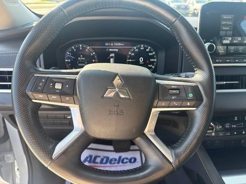 Used 2024 Mitsubishi Outlander SEL AWD/4WD image 17