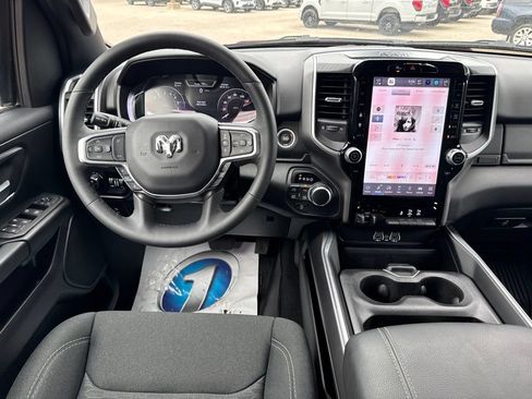 Used 2025 RAM 1500 Big Horn AWD/4WD image 9
