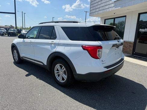Used 2020 Ford Explorer XLT image 6