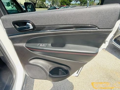 Used 2021 Jeep Grand Cherokee Trailhawk w/ Trailhawk Luxury Group AWD/4WD image 13