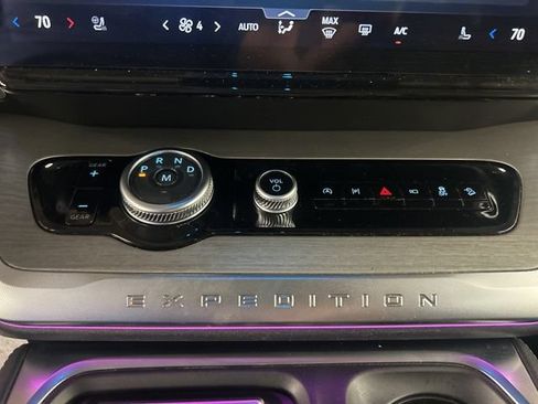 Used 2025 Ford Expedition Platinum AWD/4WD image 21