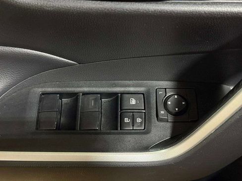 Used 2021 Toyota RAV4 XLE w/ Convenience Package image 21