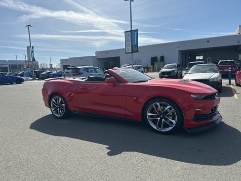 Used 2021 Chevrolet Camaro SS image 2