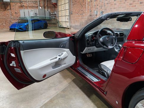 Used 2007 Chevrolet Corvette Coupe w/ Preferred Equipment Group image 41