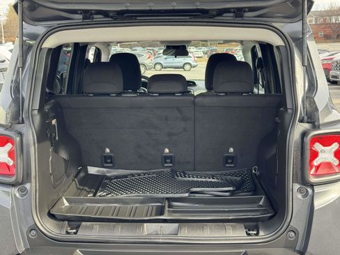 Used 2022 Jeep Renegade Latitude image 17