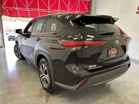 Used 2020 Toyota Highlander XLE image 5