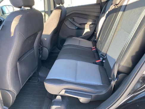 Used 2019 Ford Escape SE image 17