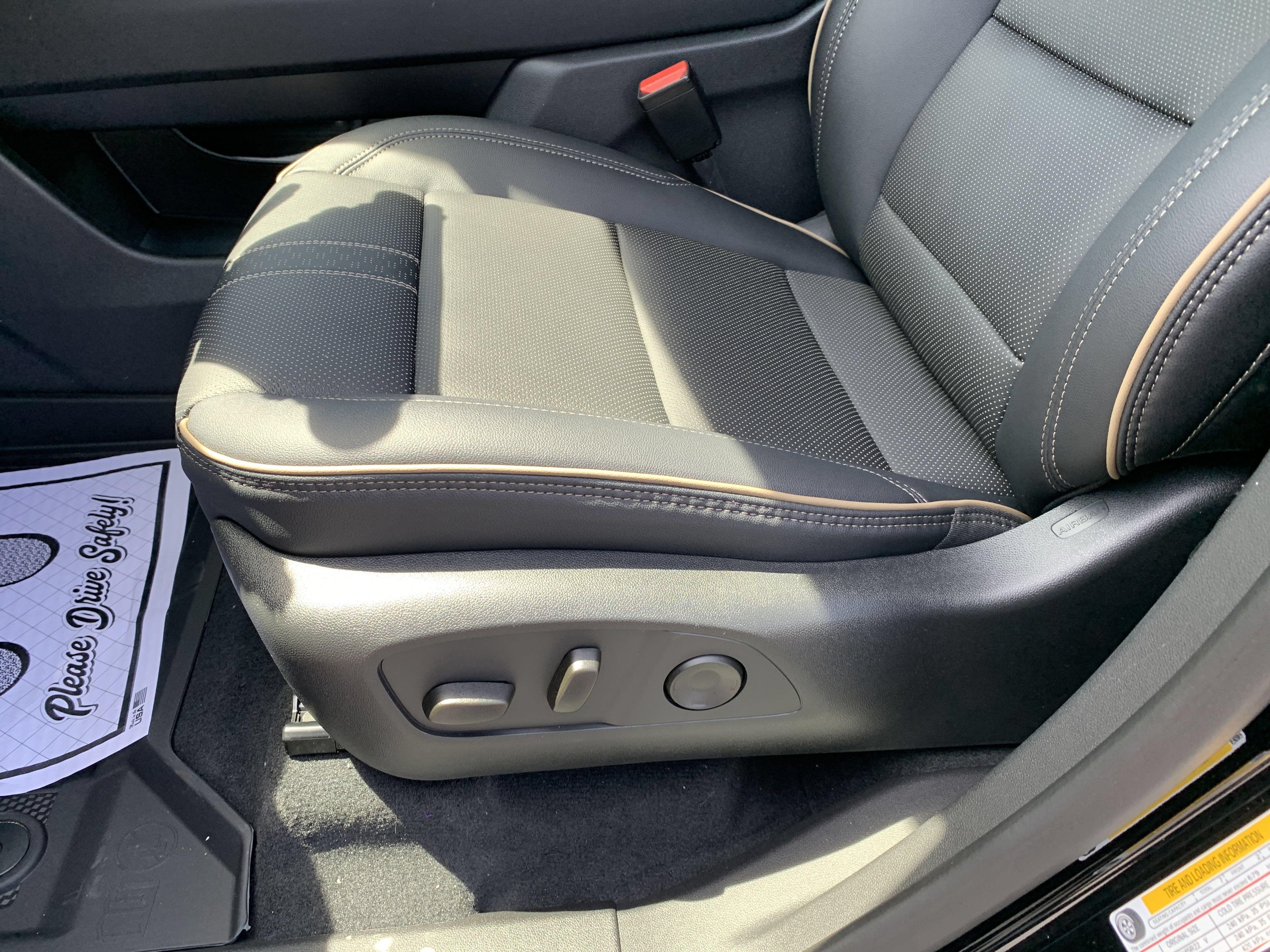 New 2025 Chevrolet Traverse High Country w/ LPO, Floor Liner Package FWD image 12