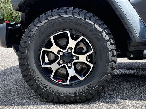 Used 2021 Jeep Wrangler Unlimited Rubicon AWD/4WD image 32