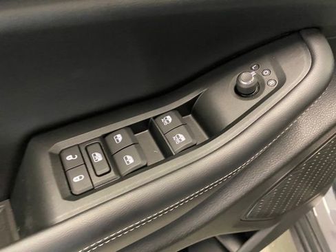 New 2025 Jeep Grand Cherokee L Altitude image 12