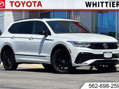 Used 2022 Volkswagen Tiguan SE R-Line FWD image 1